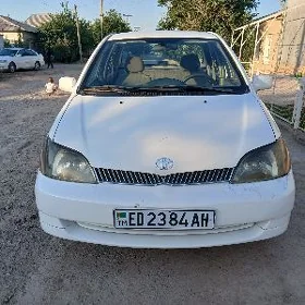 Toyota Echo 2001