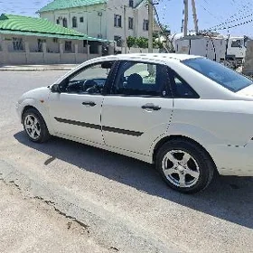 Ford Focus 2000