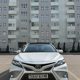 Toyota Camry 2021