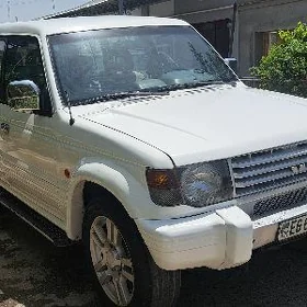 Mitsubishi Pajero 1993