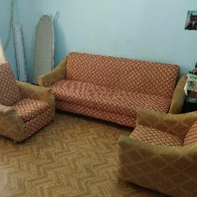 Тройка,диван и кресла