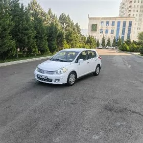 Nissan Versa 2010
