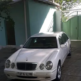Mercedes-Benz E320 2002