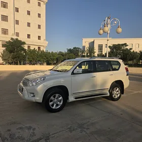Toyota Land Cruiser Prado 2013