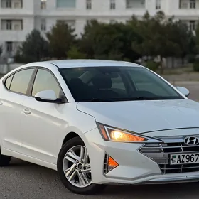 Hyundai Elantra 2020