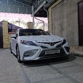 Toyota Camry 2021