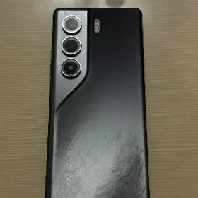 Tecno camon 40 pro
