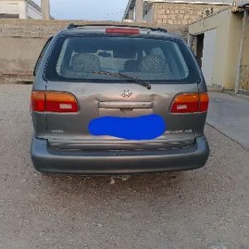 Toyota Sienna 2000