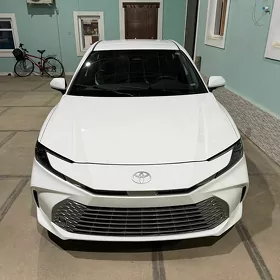 Toyota Camry 2025