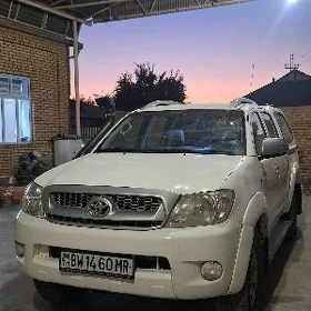Toyota Hilux 2011