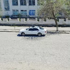 Mercedes-Benz E320 1999