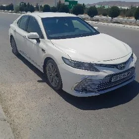 Toyota Camry 2022