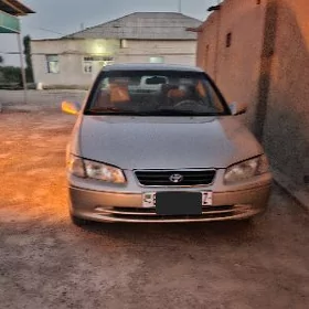 Toyota Camry 2000