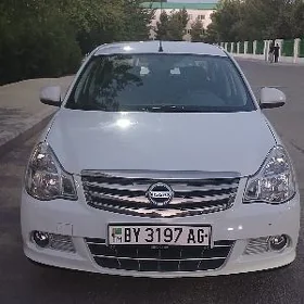 Nissan Versa 2015