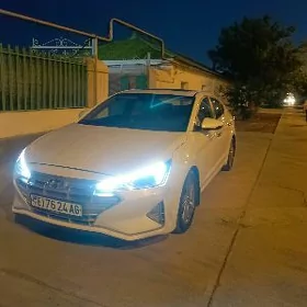 Hyundai Elantra 2020