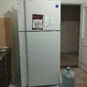 Hitachi holodilnik