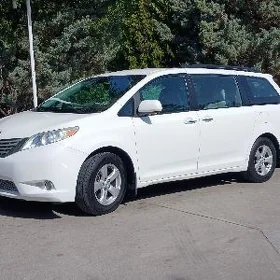 Toyota Sienna 2011