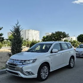 Mitsubishi Outlander 2022