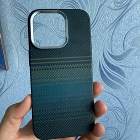 iPhone 16 pro cehol
