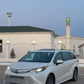 Toyota Sienna 2022