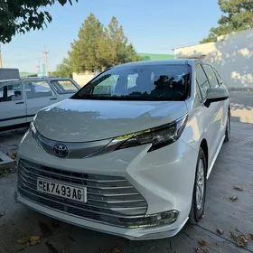 Toyota Sienna 2021