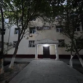 🪬 Центр, 2 этаж, 4 ком, 74м²
