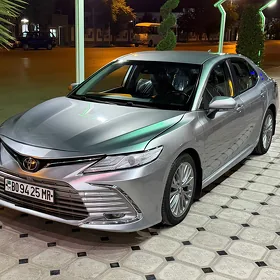 Toyota Camry 2022
