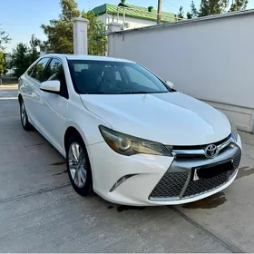 Toyota Camry 2017