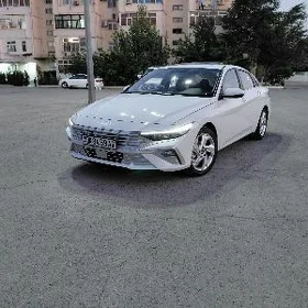 Hyundai Elantra 2025