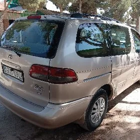 Toyota Sienna 2002
