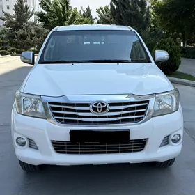 Toyota Hilux 2013