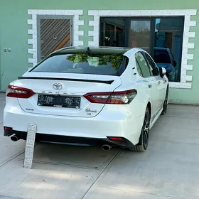 Toyota Camry 2018