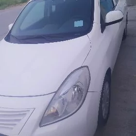Nissan Versa 2013