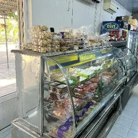 Haladilnik vitrina