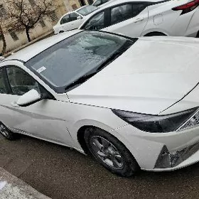 Hyundai Elantra 2021