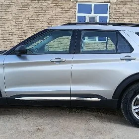 Ford Explorer 2021