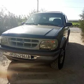 Ford Explorer Sport 2000
