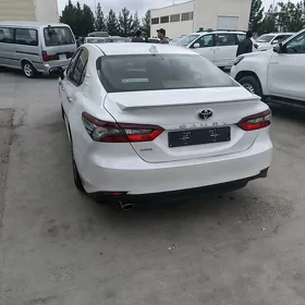 Toyota Camry Hybrid 2021