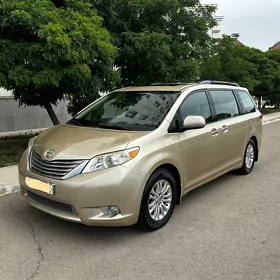 Toyota Sienna 2012