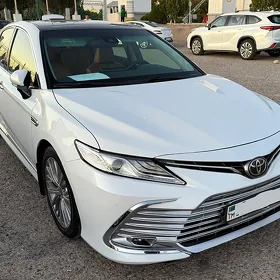 Toyota Camry 2024