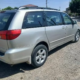 Toyota Sienna 2004