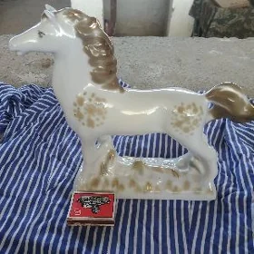 фарфоровая статуэтка