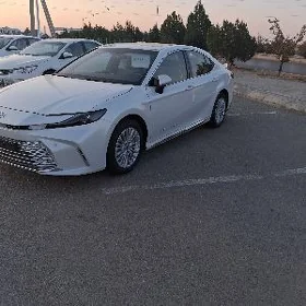 Toyota Camry 2025
