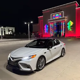Toyota Camry 2021