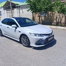 Toyota Camry 2021