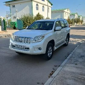 Toyota Land Cruiser Prado 2011