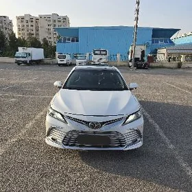 Toyota Camry 2018