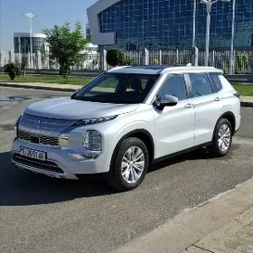 Mitsubishi Outlander 2025