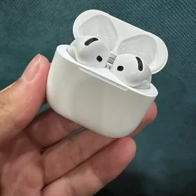 AirPods 4