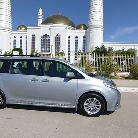 Toyota Sienna 2017